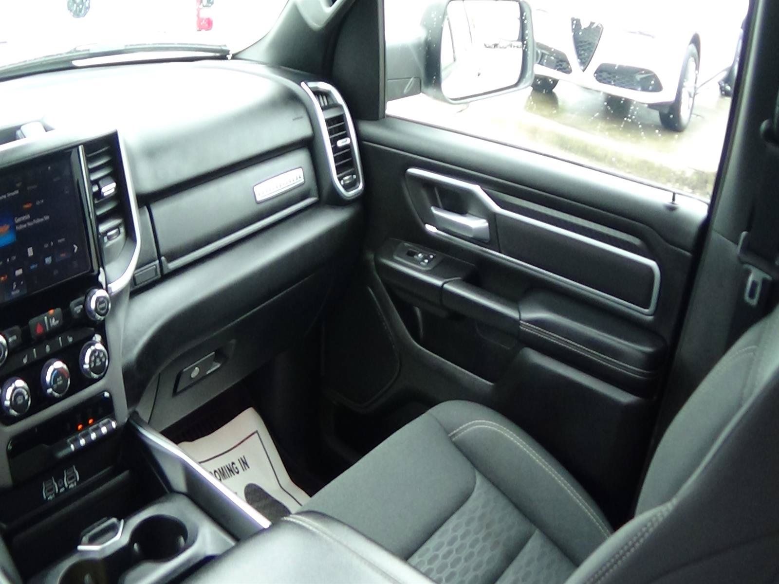 Used 2025 RAM 1500 Big Horn AWD/4WD image 16