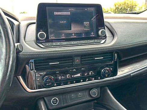 Used 2021 Nissan Rogue SL FWD image 32