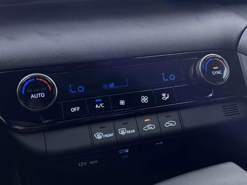 Used 2025 Hyundai Elantra Sport image 21