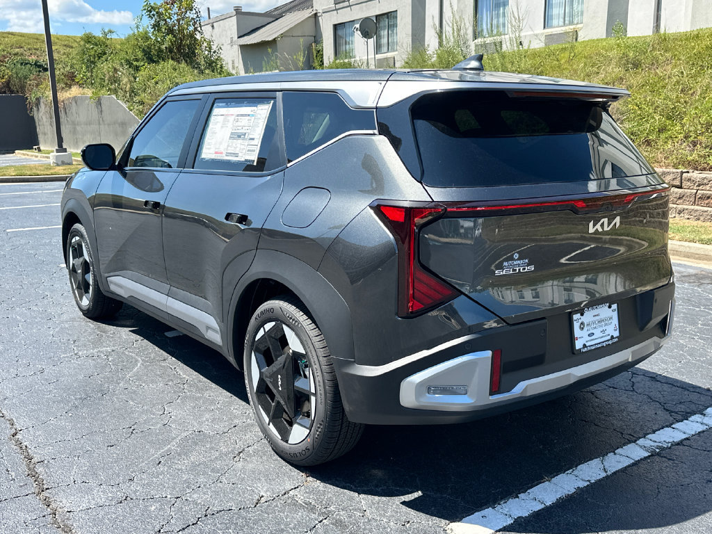 New 2027 Kia Seltos S FWD image 5