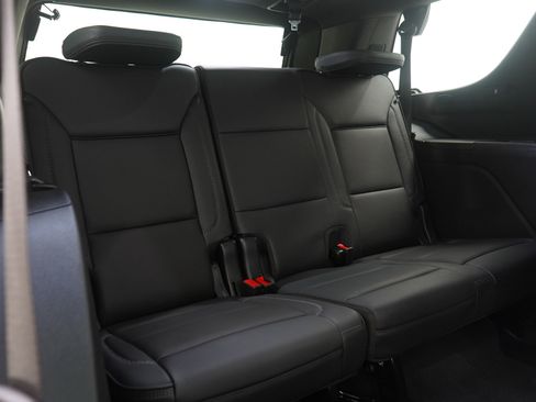 Used 2025 GMC Yukon Denali w/ Denali Reserve Package image 15