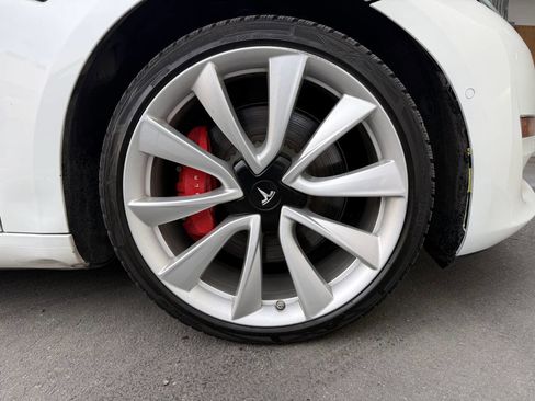 Used 2019 Tesla Model 3 Performance image 27