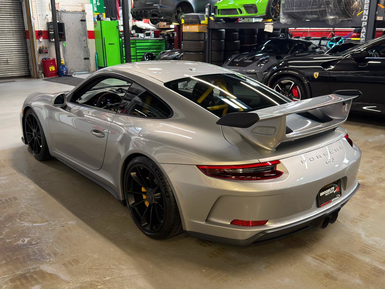 Used 2018 Porsche 911 GT3 RWD image 11