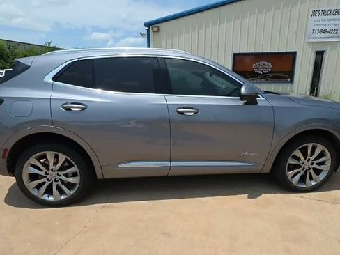 Used 2022 Buick Envision Avenir w/ Technology Package II FWD image 4