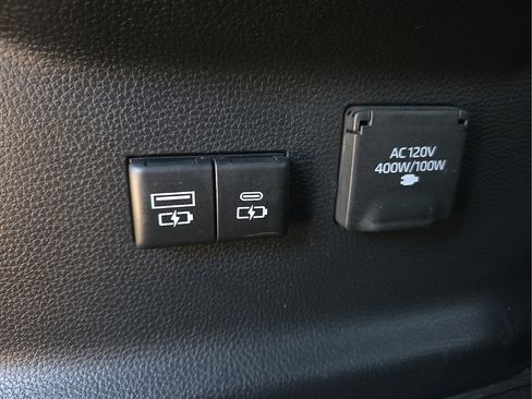 Used 2023 Toyota Tundra Capstone AWD/4WD image 15