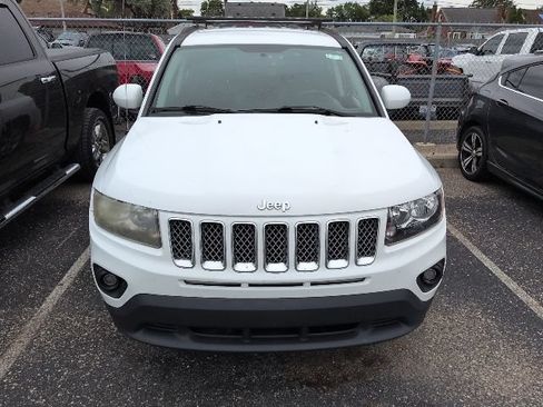 Used 2014 Jeep Compass Latitude AWD/4WD image 3