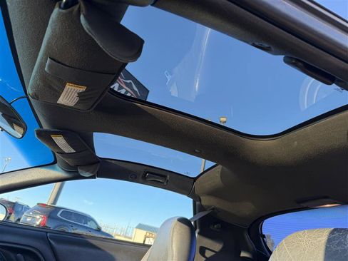 Used 2002 Chevrolet Camaro LT w/ Preferred Equipment Group 1 image 12