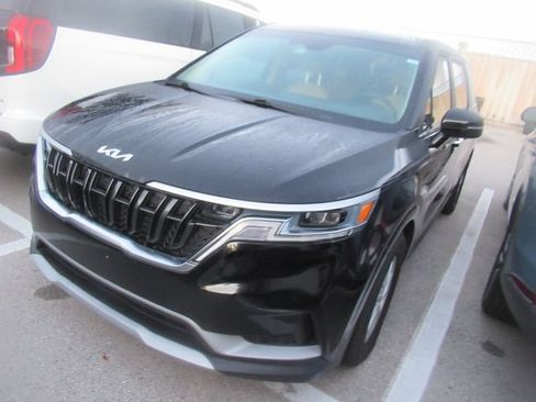 Used 2022 Kia Carnival LX FWD image 3