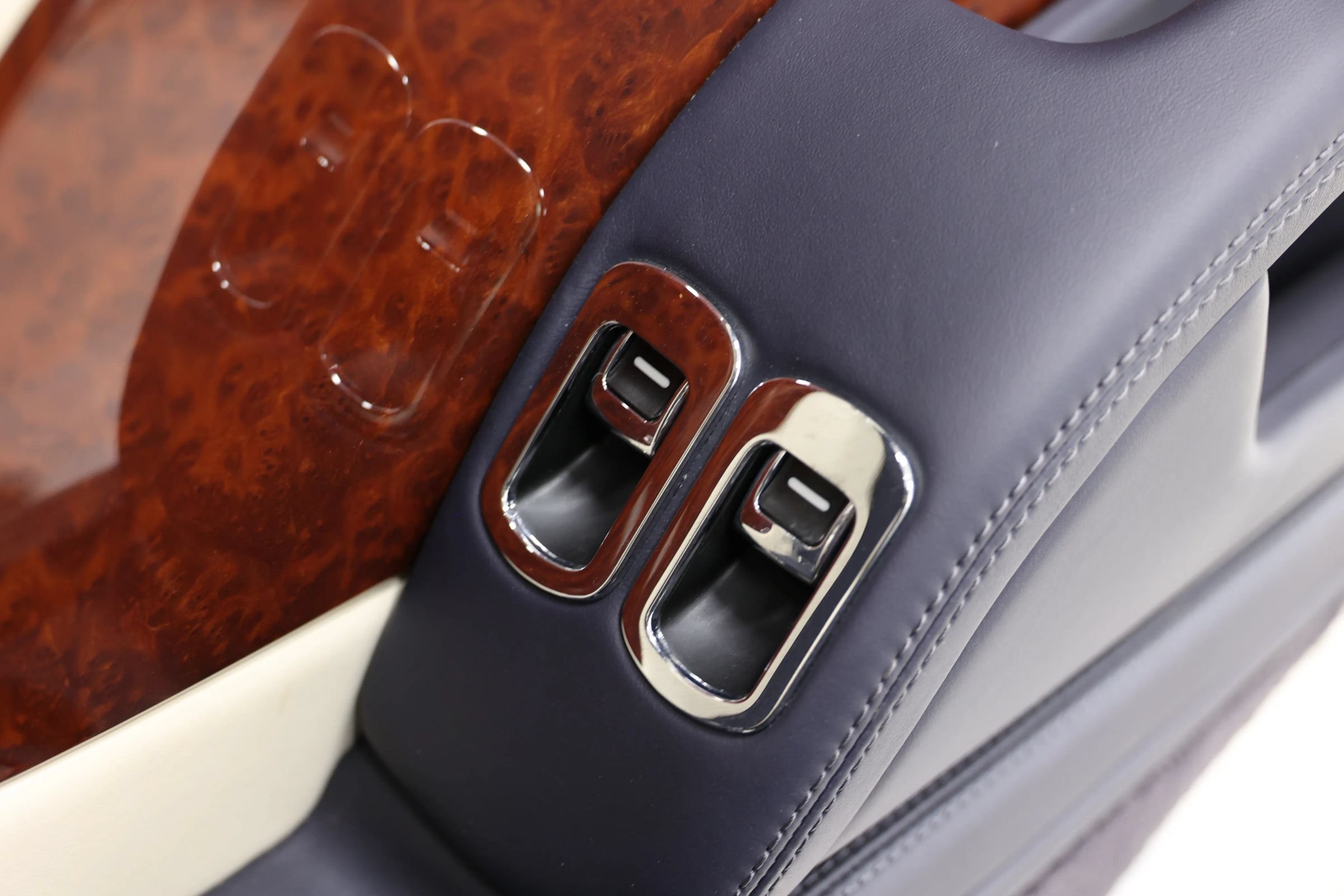 Used 2017 Bentley Mulsanne RWD image 98