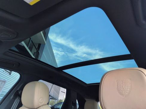 Certified 2026 Porsche Cayenne AWD/4WD image 24