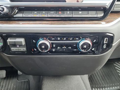 New 2026 GMC Sierra 1500 Elevation image 23