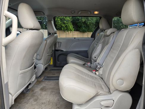 Used 2013 Toyota Sienna LE FWD image 14