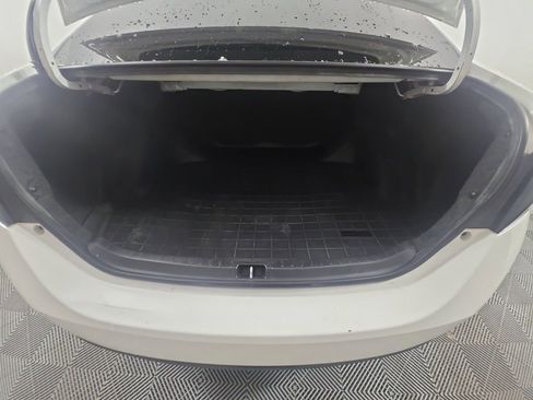 Used 2017 Toyota Corolla SE w/ Carpet Mat Package (TMS) FWD image 16