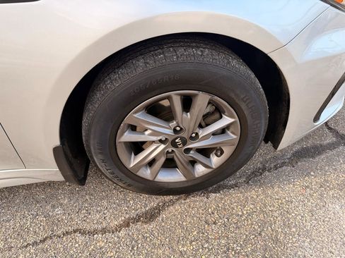 Used 2020 Kia Optima LX image 27