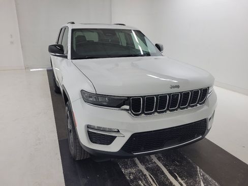 Used 2022 Jeep Grand Cherokee Limited 4xe w/ Luxury Tech Group II AWD/4WD image 14