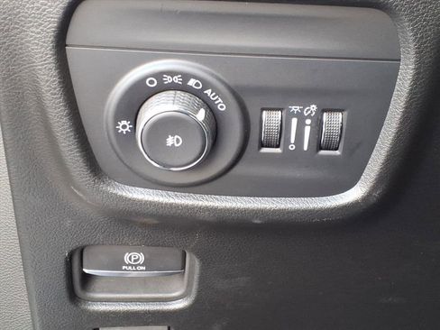 Certified 2024 Jeep Grand Cherokee L Limited w/ Luxury Tech Group II image 21