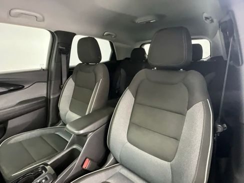 Used 2022 Chevrolet TrailBlazer LT w/ Convenience Package FWD image 6
