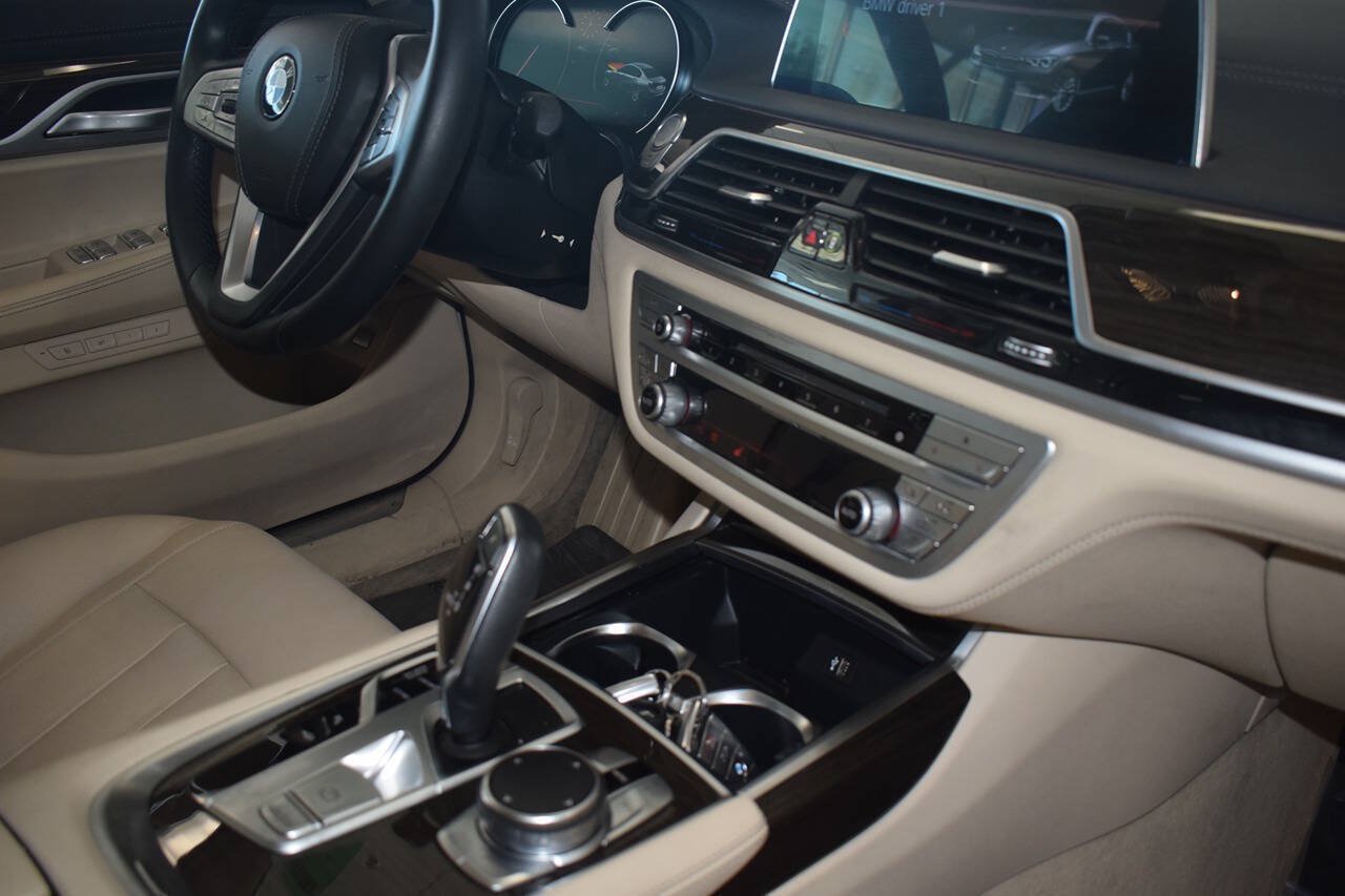 Used 2019 BMW 740i RWD image 18