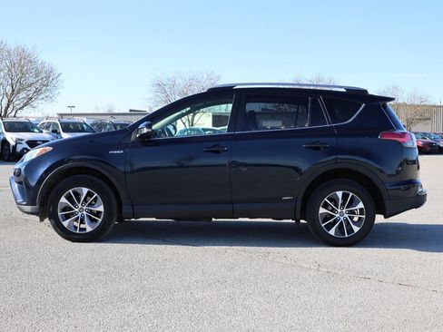 Used 2018 Toyota RAV4 XLE image 8