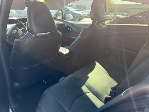 Used 2022 Toyota Prius Prime XLE FWD image 4