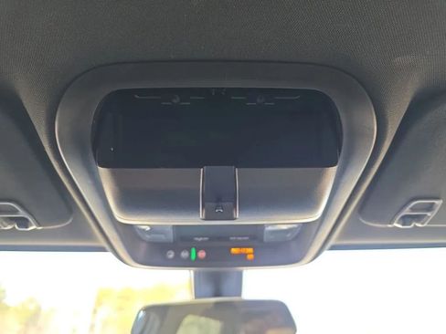 Used 2019 Cadillac XT5 AWD image 36