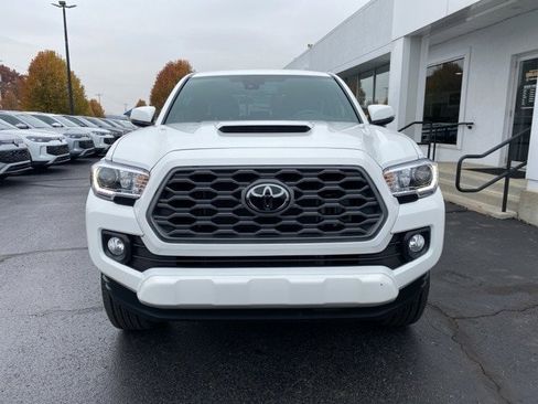 Used 2023 Toyota Tacoma TRD Sport image 4