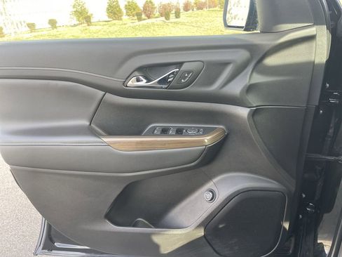 Used 2023 GMC Acadia SLE w/ Driver Convenience Package image 34