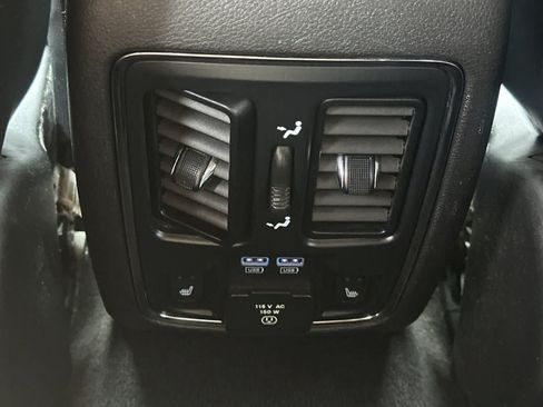 Used 2014 Jeep Grand Cherokee Limited AWD/4WD image 15
