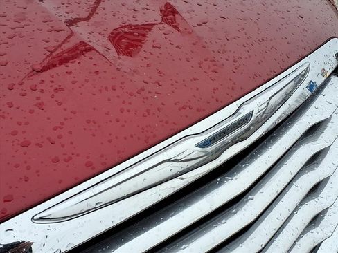 Used 2011 Chrysler 200 Touring image 16