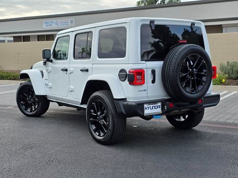 Used 2024 Jeep Wrangler Unlimited Sahara image 7