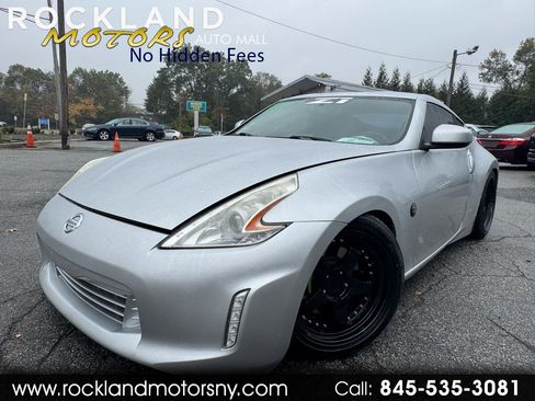 Used 2017 Nissan 370Z Coupe image 1
