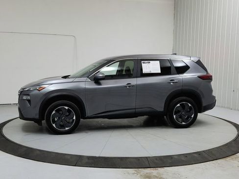 Used 2025 Nissan Rogue SV FWD image 4