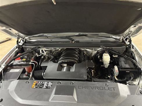 Used 2018 Chevrolet Suburban Premier image 25