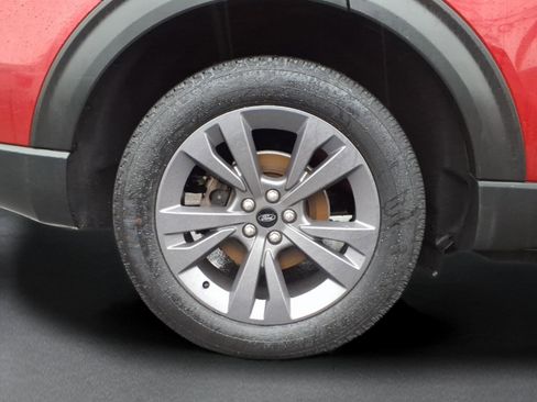 Used 2023 Ford Explorer XLT w/ Equipment Group 202A image 9