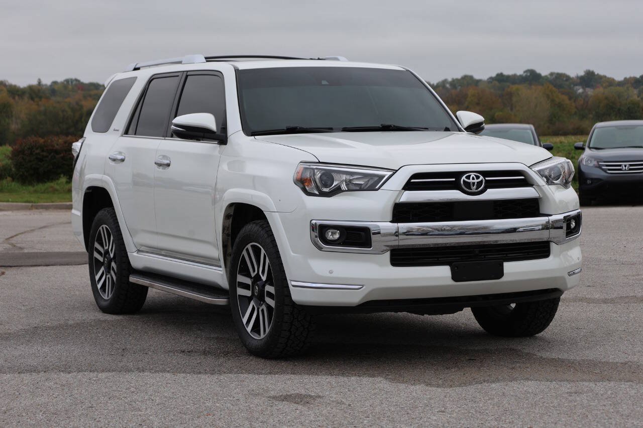 Used 2022 Toyota 4Runner Limited AWD/4WD image 4