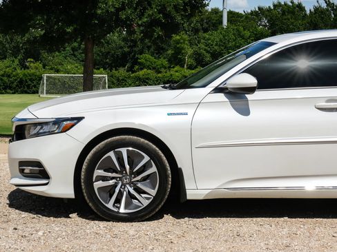 Used 2018 Honda Accord EX image 14