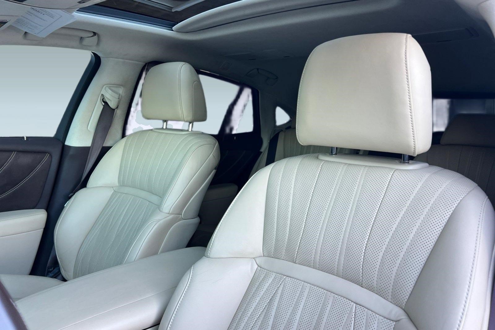Used 2020 Lexus LS 500h w/ Luxury Package RWD image 26