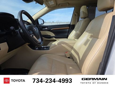 Used 2018 Toyota Highlander Limited image 12