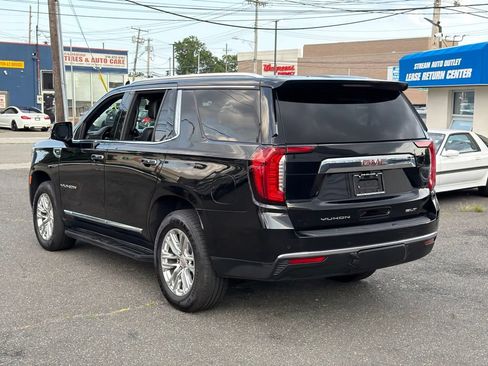 Used 2022 GMC Yukon SLT w/ SLT Premium Package AWD/4WD image 4