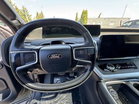 Used 2025 Ford Expedition Tremor AWD/4WD image 16