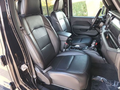 Used 2021 Jeep Wrangler Unlimited Sahara image 15