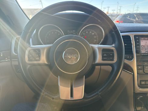 Used 2013 Jeep Grand Cherokee Limited image 18