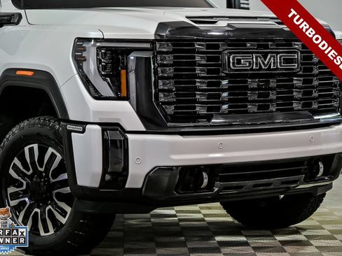 Used 2024 GMC Sierra 2500 Denali Ultimate w/ Max Trailering Package AWD/4WD image 2