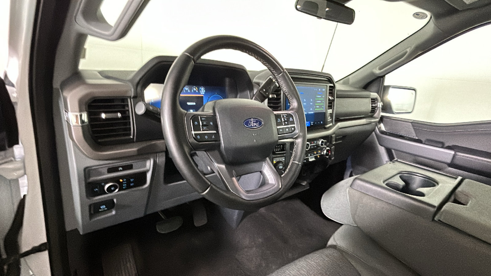 Used 2025 Ford F150 XLT w/ Equipment Group 301A Standard AWD/4WD image 16