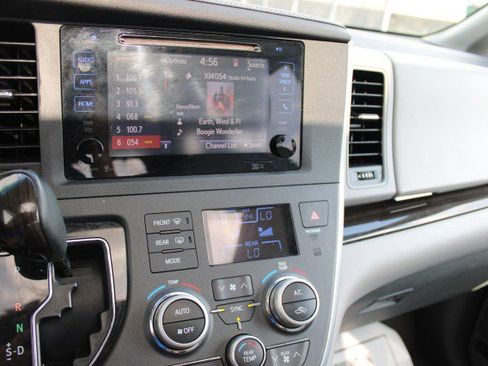 Used 2015 Toyota Sienna XLE w/ XLE Navigation Package FWD image 14