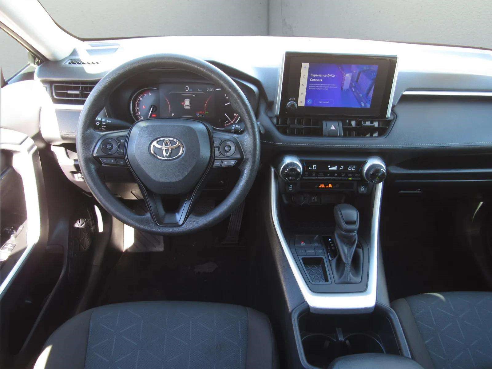 Used 2025 Toyota RAV4 XLE FWD image 16