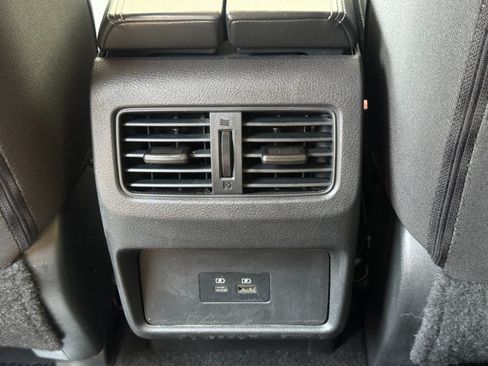 Used 2022 Nissan Rogue SV FWD image 27