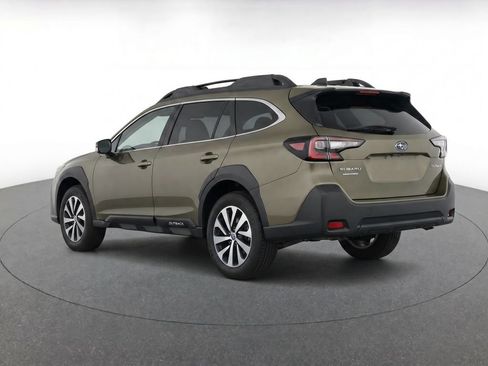 Used 2024 Subaru Outback Premium AWD/4WD image 3