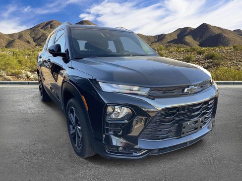 Used 2023 Chevrolet TrailBlazer RS FWD image 3