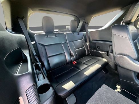 Used 2020 Ford Explorer XLT w/ Equipment Group 202A AWD/4WD image 30